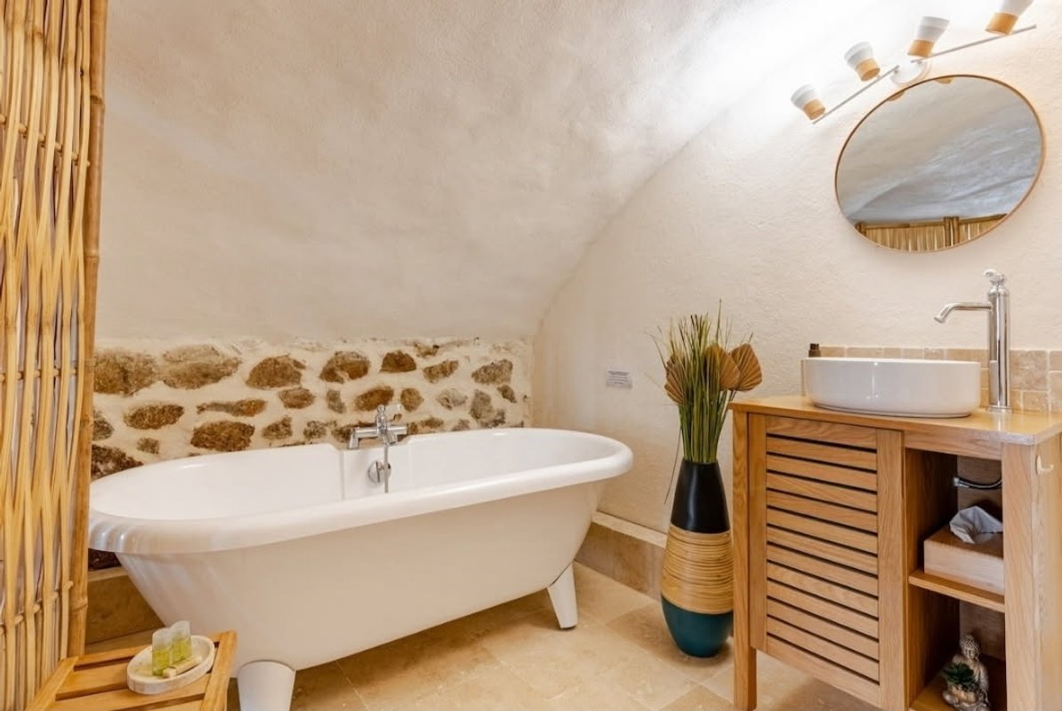 La chambre voûtée à Vernoux En Vivarais (8)