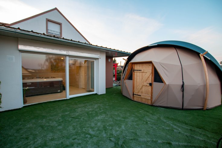 Hébergement AbracadaRoom : Le Dôme du Levant & Spa, Cinéma - Image 2