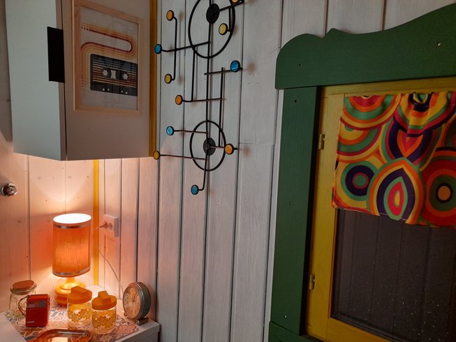 Hébergement AbracadaRoom : La Roulotte Rétro 70/80 - Image 5