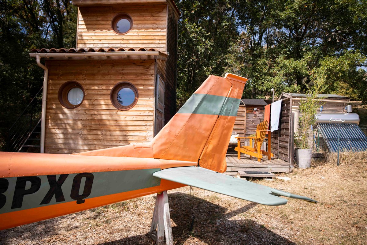 Avion Cessna et sa Tour de Contrôle à Barjac (21)