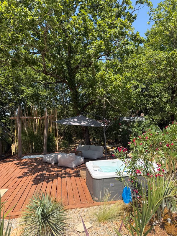 spa privatif, jacuzzi privé, détente en pleine nature, week-end bien-être Lot