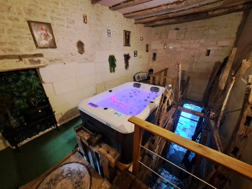 Le Logis du Meunier & Spa privatif à Champagnac (15)