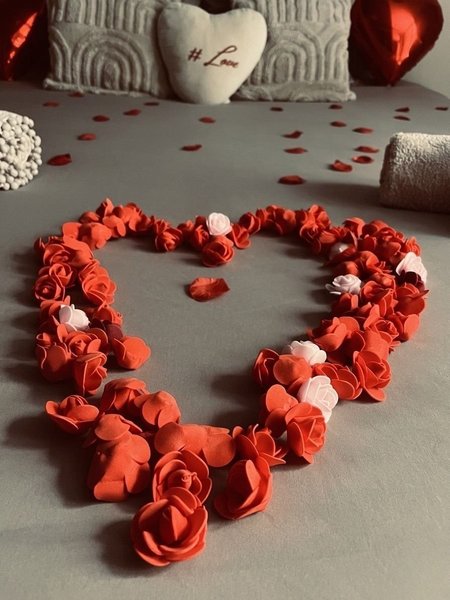 Hébergement AbracadaRoom : Amour & Bulles — Onconventionele & Hybride Love Room | Whirlpool, Tantra & Spannend Universum | Valence - Image 9