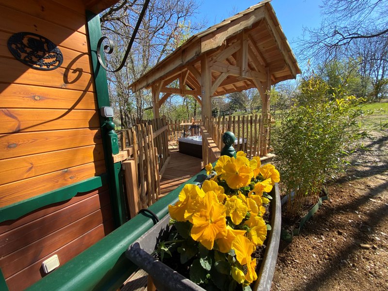 Hébergement AbracadaRoom : Roulotte Spa de Charme - Image 11