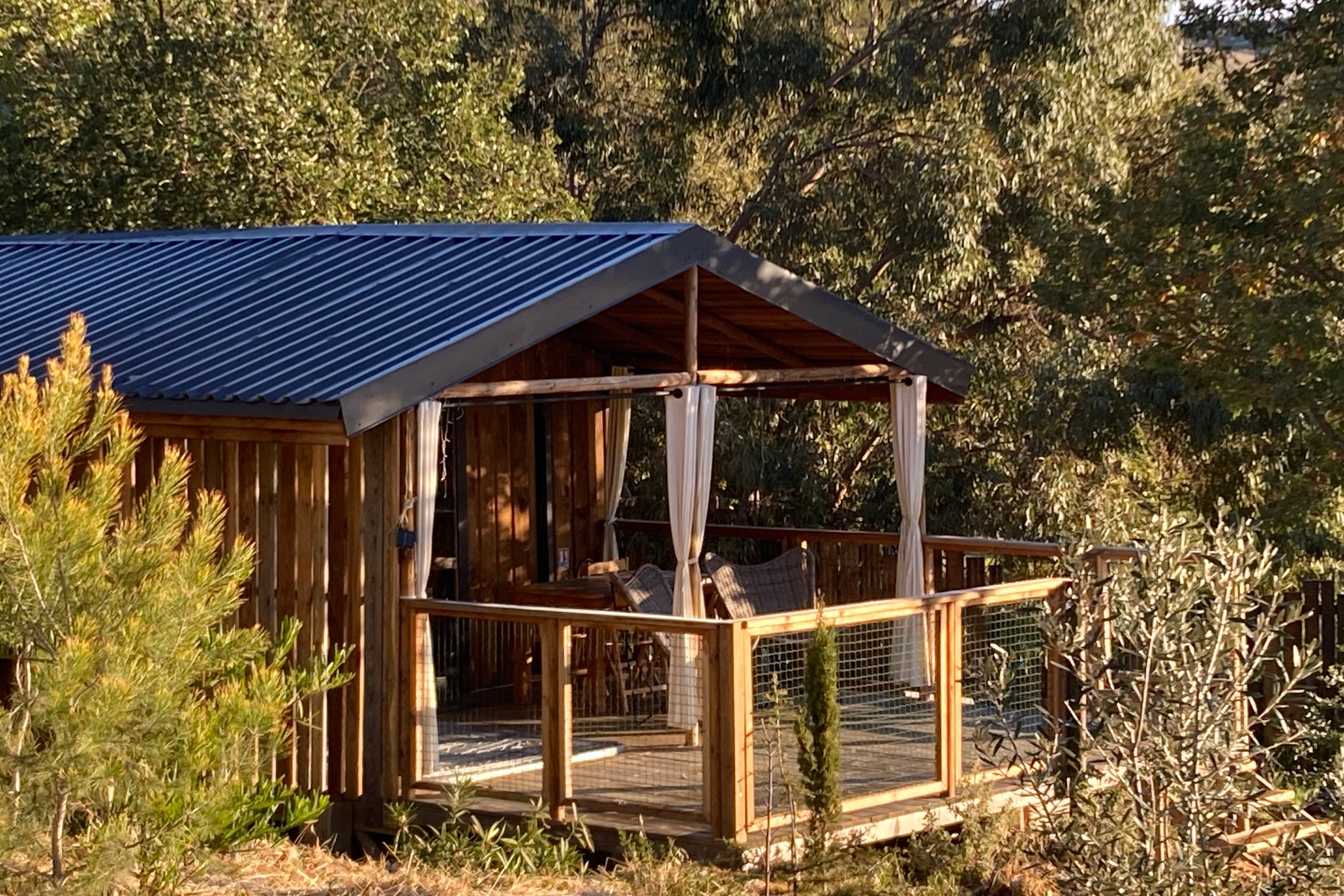 Hébergement UnicStay : Cabane sur pilotis La Dame du Château- spa privé à Villarzel Du Razès