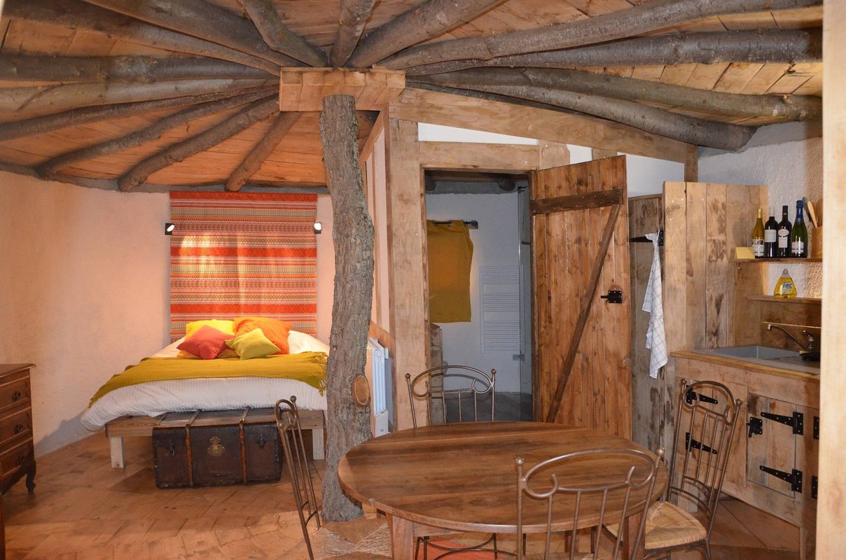 Maison  du Hobbit avec spa privatif à Villarzel Du Razès (20)