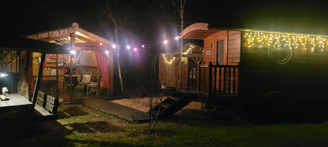 Domaine AbracadaRoom : La Roulotte d'Emilie - Image 3