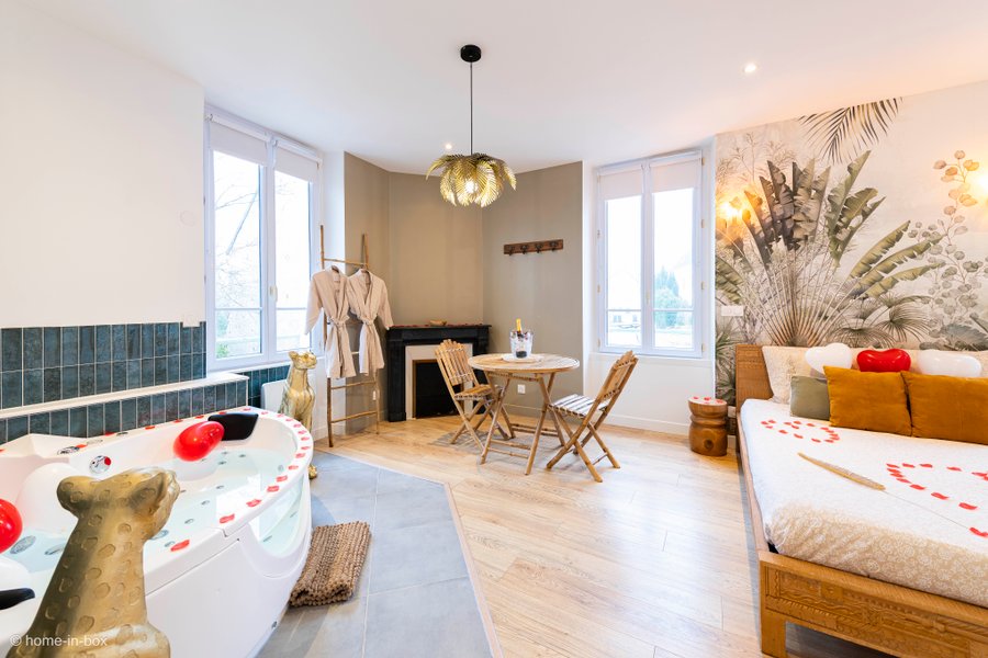 Hébergement AbracadaRoom : Suite Savane avec Jacuzzi 15min Disney - Image 3