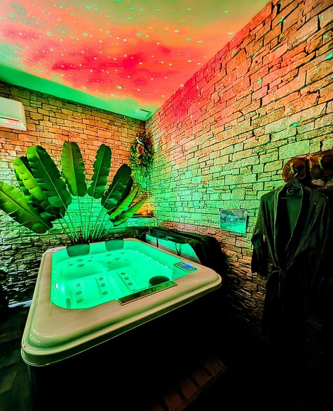 Hébergement AbracadaRoom : Nuit insolite avec Spa, sauna et jardin privatifs immersion en AMAZONIE - Image 27