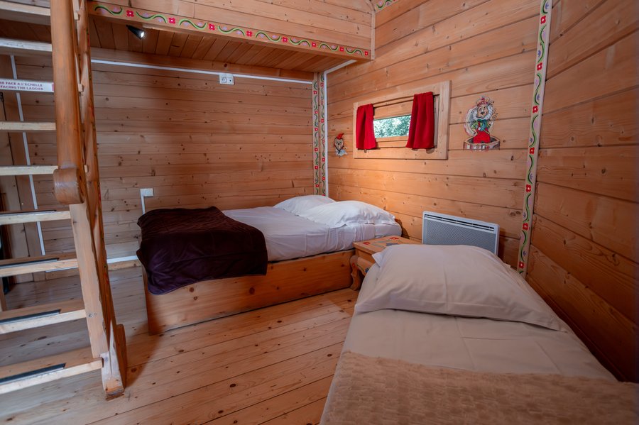 Hébergement AbracadaRoom : Yourte Isba n°1 - Image 3