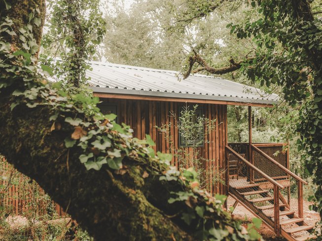 Hébergement AbracadaRoom : Cabane Tèrra - Lodge sur pilotis au cœur de la nature, calme & bien-être, réservé aux adultes • linge & ménage inclus • climatisation réversible • cuisine équipée - Image 15