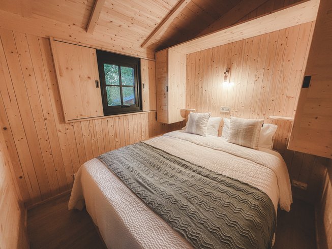 Hébergement AbracadaRoom : Cabane Aiga - Lodge sur pilotis au cœur de la nature, calme & bien-être, réservé aux adultes • linge & ménage inclus • climatisation réversible • cuisine équipée - Image 9