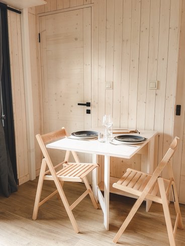 Hébergement AbracadaRoom : Cabane Ausèla - Lodge sur pilotis au cœur de la nature, calme & bien-être, réservé aux adultes • linge & ménage inclus • climatisation réversible • kitchenette équipée - Image 12