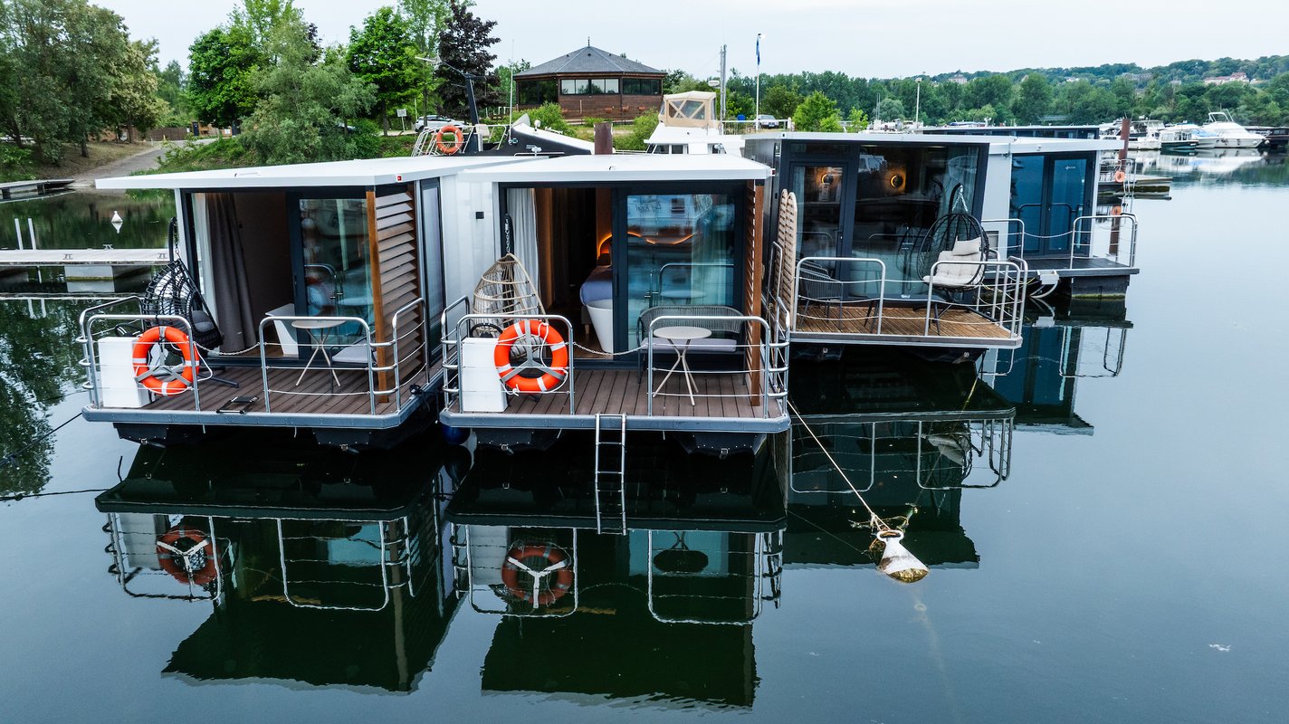 Suite flottante Supérieure Lit king-size Balnéo à Saint-Martin-La-Garenne (16)