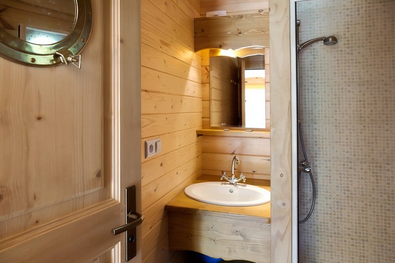 Hébergement AbracadaRoom : Roulotte n°1- 5 personnes [copie] [copie] - Image 6