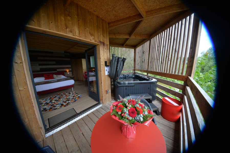 Hébergement AbracadaRoom : Lodge sur pilotis Duo Spa et sauna privatif Vaudésir - Image 1