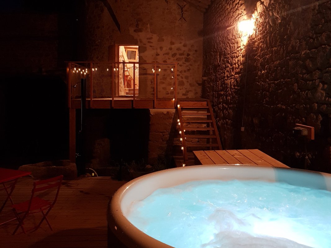 La Tour du Canet & Spa à Longessaigne (3)