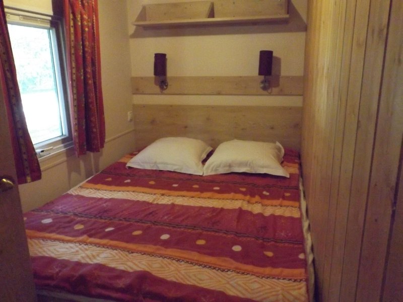 Hébergement AbracadaRoom : Roulotte n°4 - 4 personnes - Image 3