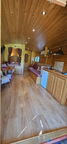 Hébergement AbracadaRoom : Roulotte du Soleil - Image 8