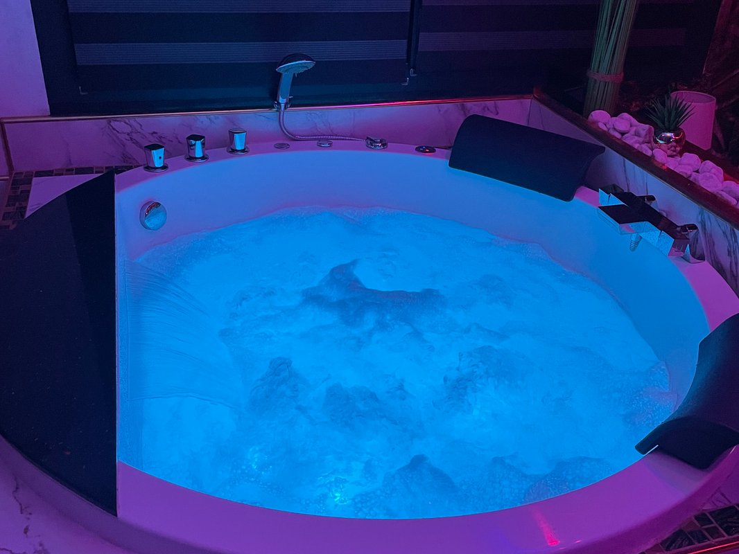 L’Aurore love room & Spa à Carpentras (9)