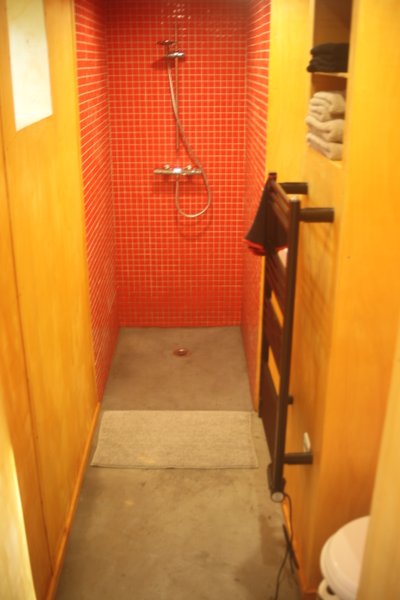 Hébergement AbracadaRoom : Les cabanes autour du tilleul, La cabane rouge - Image 5