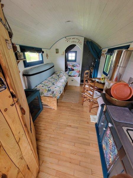 Hébergement AbracadaRoom : La roulotte du Mond'idéal - Image 3