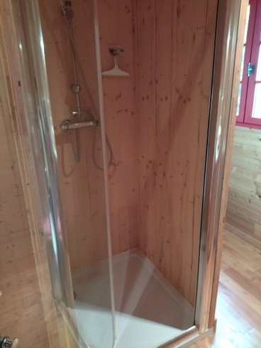 Hébergement AbracadaRoom : Roulotte coté piscine - Image 16