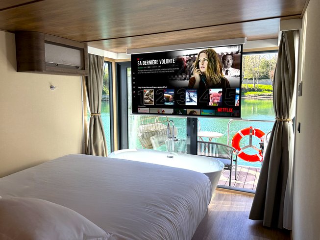 Hébergement AbracadaRoom : Suite flottante Supérieure Lit king-size Balnéo Sauna - Image 1