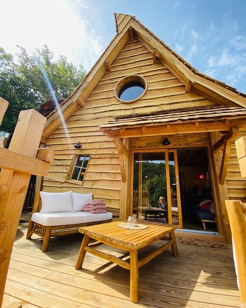 Hébergement AbracadaRoom : Le Repaire du dragon, château féérique avec SPA - Image 2