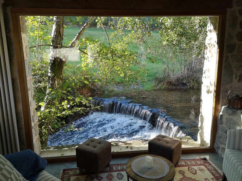 Hébergement AbracadaRoom : La Chapelle-Moulin & SPA - Nuit romantique "dans une cascade" - Image 1