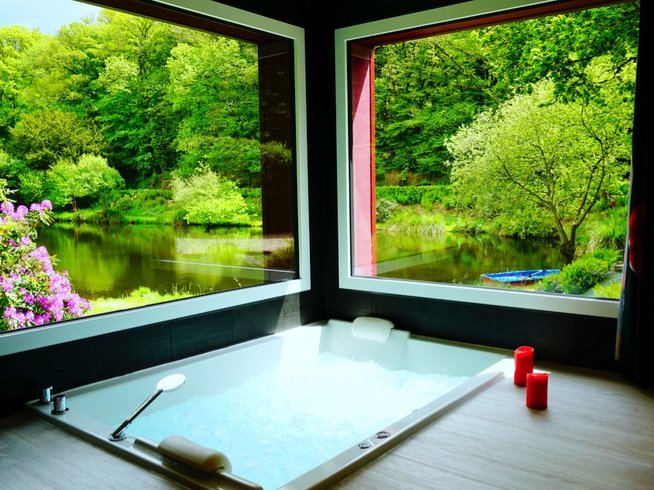 Hébergement AbracadaRoom : L’Extase – Domaine Privatisé avec Balnéo & Sauna - Image 2