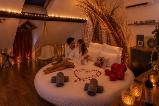 Le Nichoir balançoire table de massage
