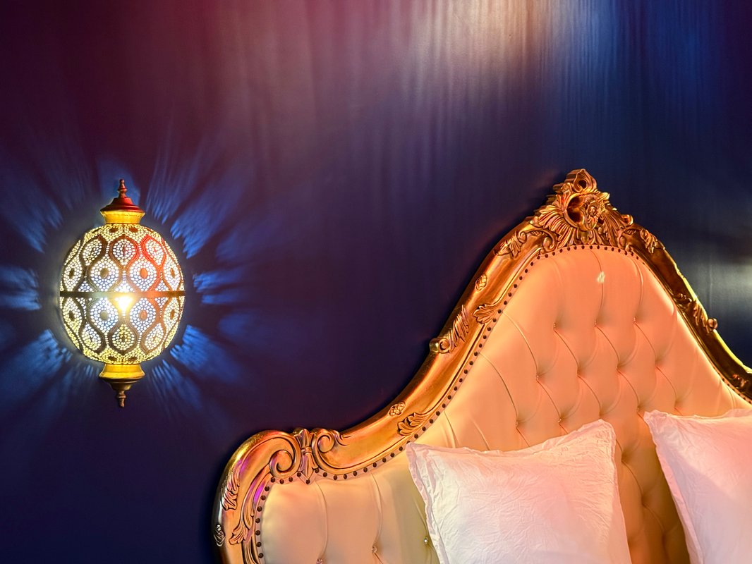 Le Palais des Mille et Une Nuits - Love Room, Jacuzzi, Pièce Secrète à Scheibenhard (6)