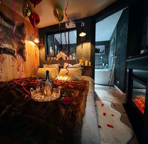 Hébergement AbracadaRoom : Chalet Romantique Spa & Ciné Privé / 10 min centre - Image 27