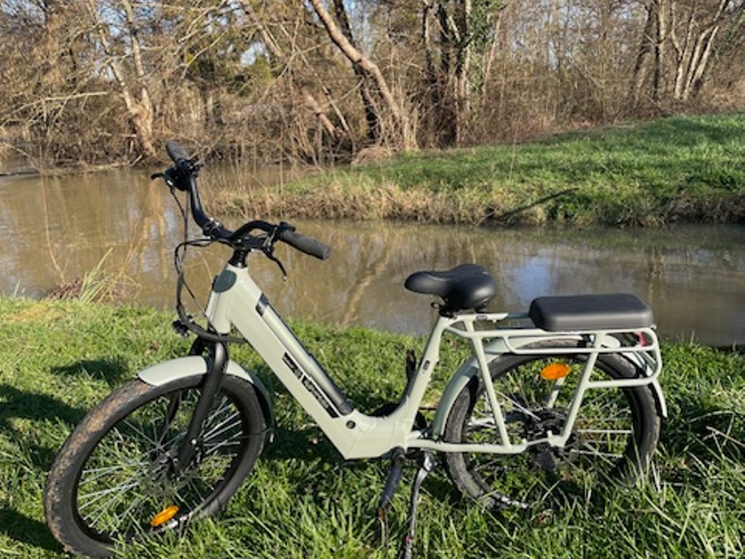 Lodge haut de gamme & bain nordique privatif au bord du Canal de Briare à 1h15 de Paris à Montcresson (47)