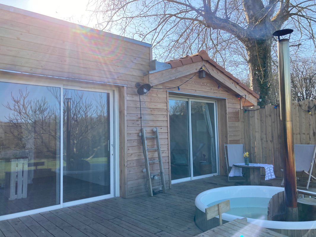 La Petite Cabane & Spa à Maureville (4)
