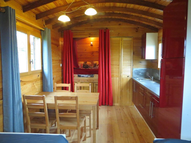 cuisine-roulotte-séjour insolite-famille-centre-abracadaroom