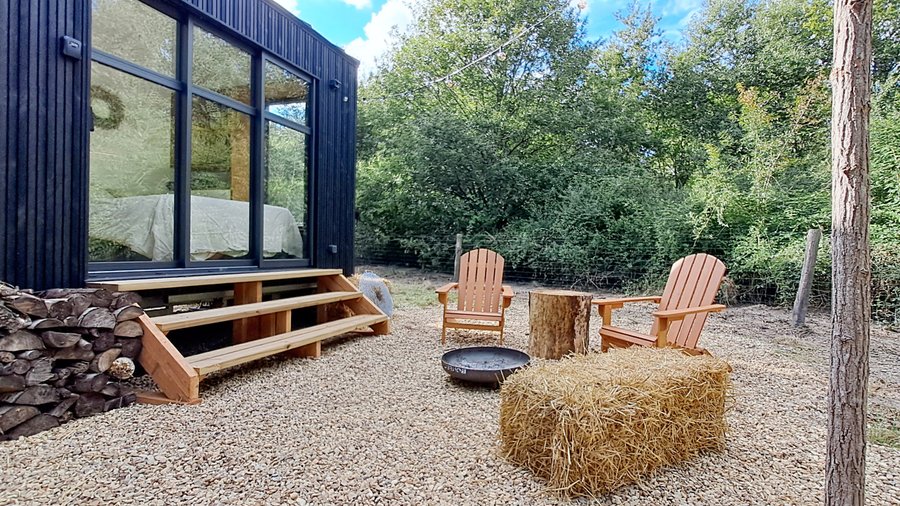 Domaine AbracadaRoom : The Simple Life - Image 1