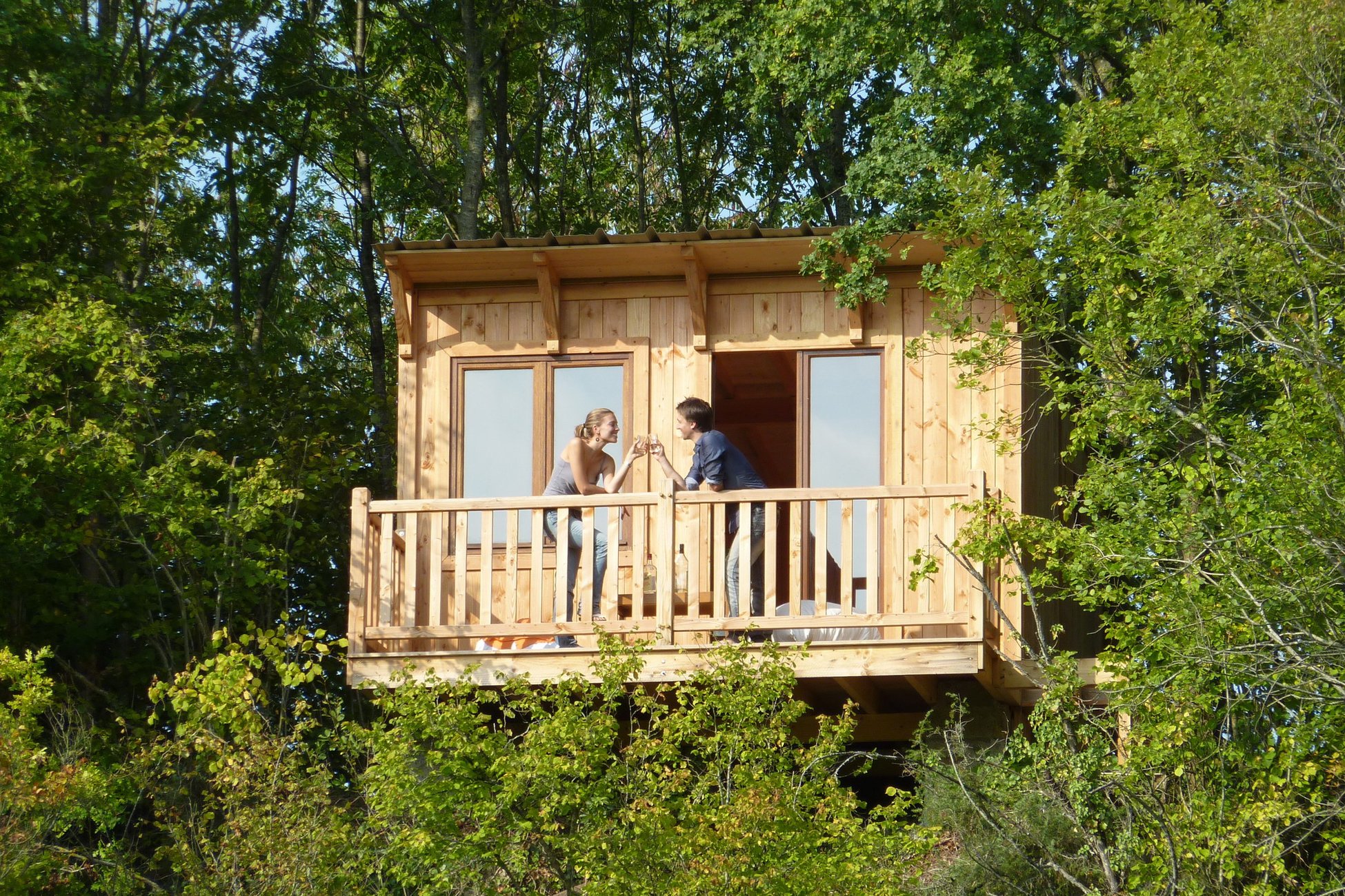 cabane falaise exterieur