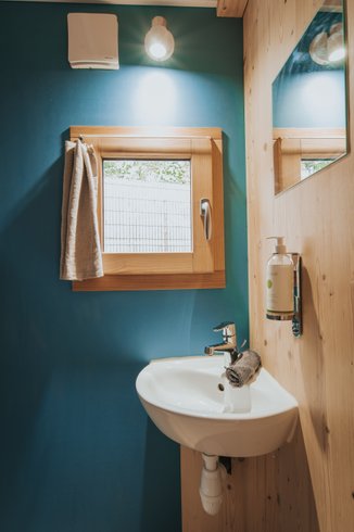 Hébergement AbracadaRoom : Cabotte Bleue & Spa - Image 8