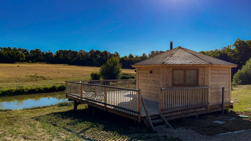 Hébergement AbracadaRoom : Kota finlandais en bord d'étang & Spa - Image 1