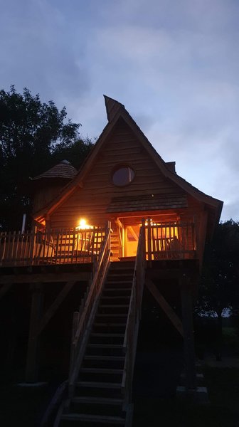 Hébergement AbracadaRoom : Le Repaire du dragon, château féérique avec SPA - Image 35