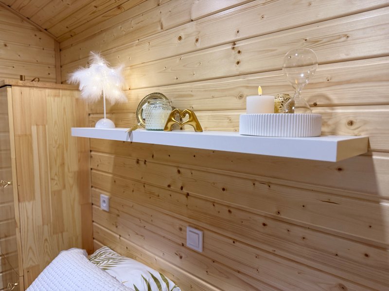 Hébergement AbracadaRoom : La roulotte dorée & bain nordique privatif - Image 21