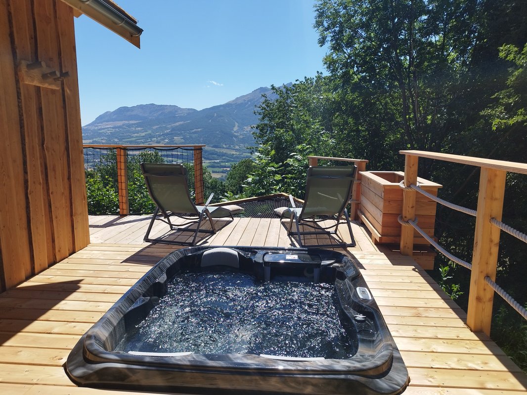 Cabane de l'Aiguille & SPA à St Julien En Champsaur (1)