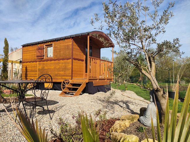 Hébergement AbracadaRoom : la Roulotte D'elfes & spa (climatisée) - Image 5