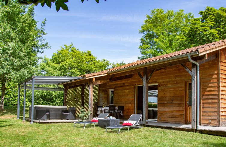 Hébergement AbracadaRoom : Chalet Spa Cèdre - Image 3