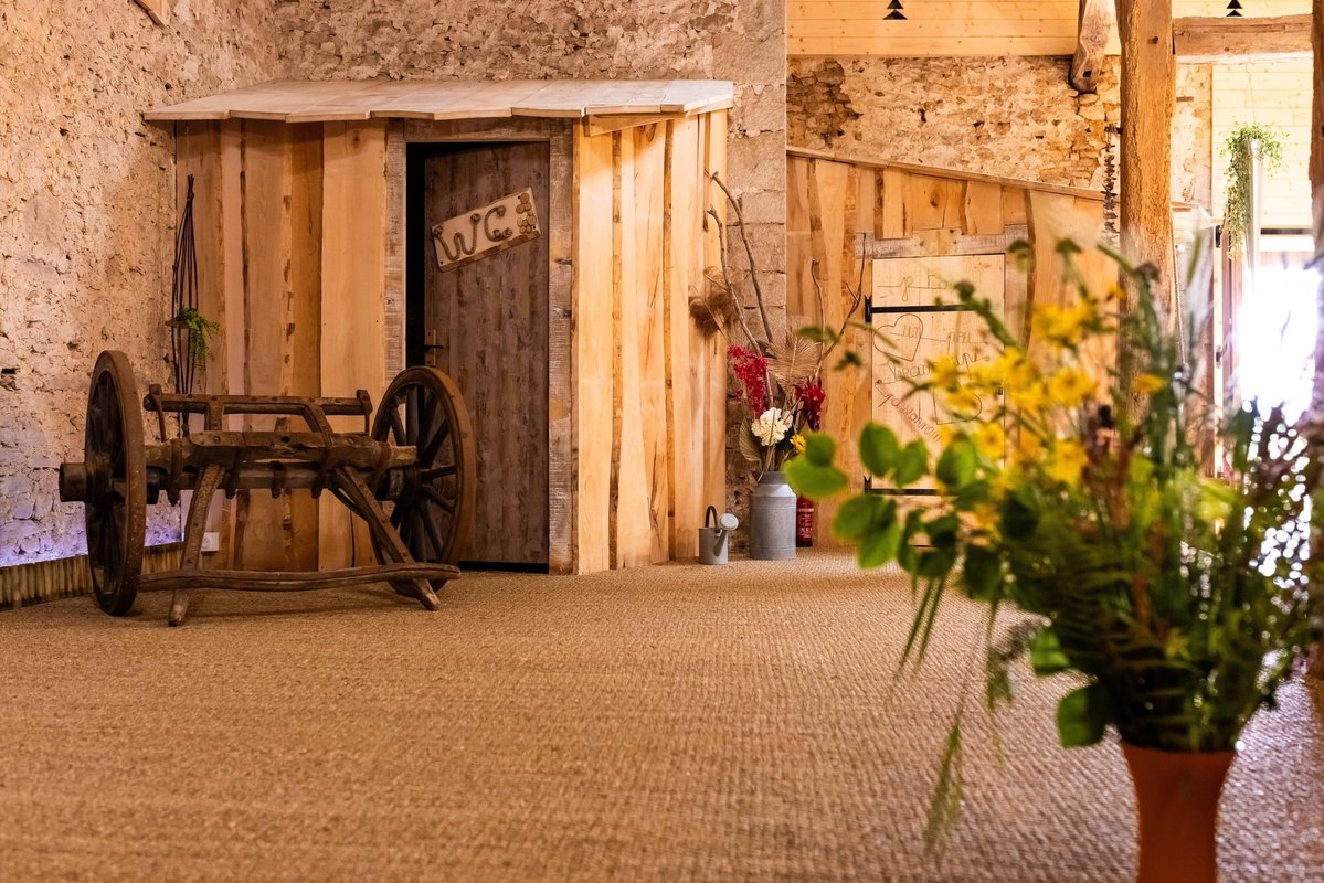 La Cabane et SPA Chez Jules à Vellerot-Lès-Vercel (4)