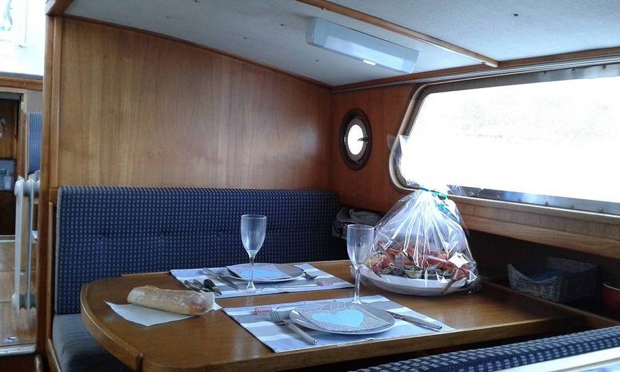 Hébergement AbracadaRoom : Yacht  Time Out, bateau de charme à quai - Image 14