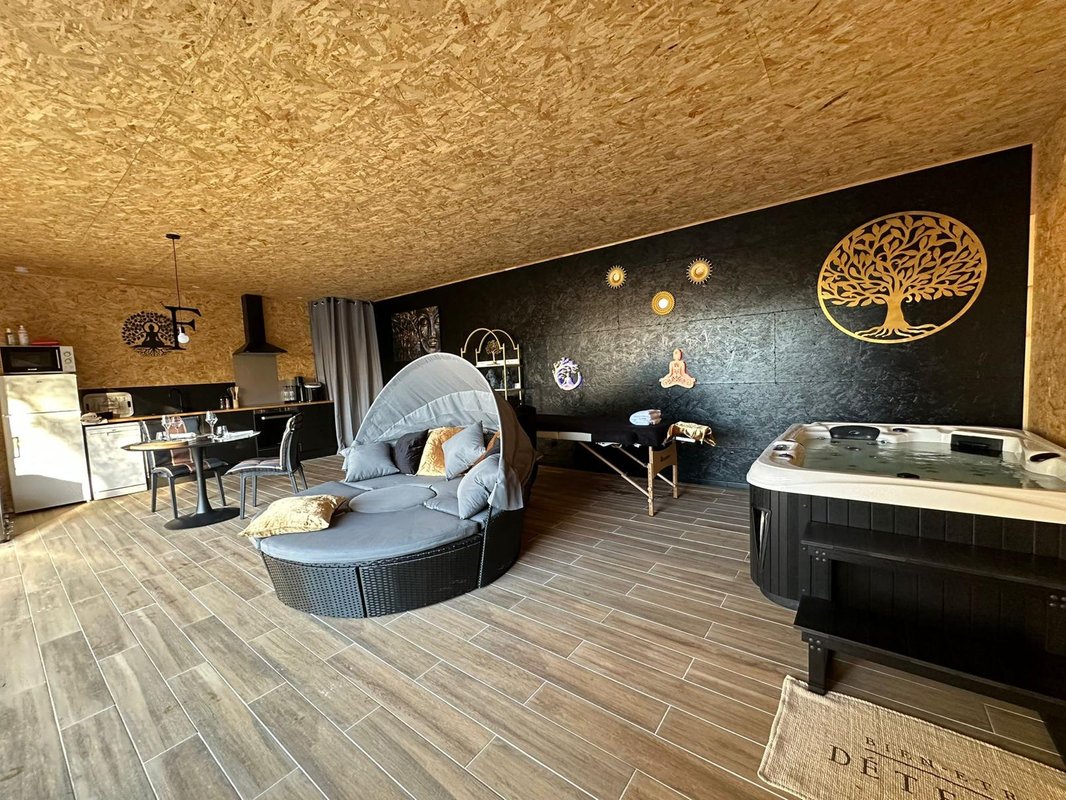 "F"anny - Wigwam, piscine & spa à Malves En Minervois (41)