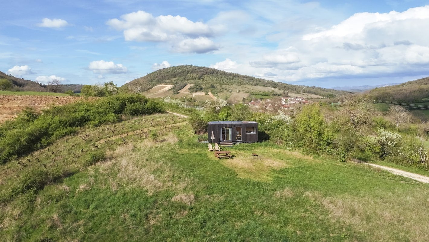 Parcel Tiny House - montagnes et vignes dans l'AOC du Bugey à Revonnas (17)